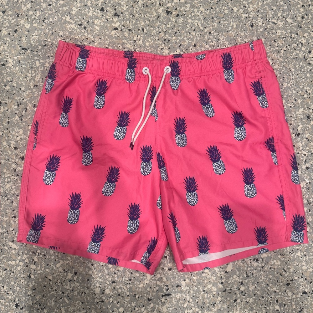 Hollister Men's Pink Pineapple Print Swim Trunks size L